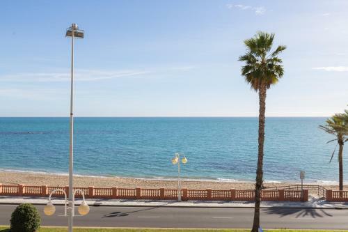 Apartamento En Primera L�nea de Playa En Benalm�dena