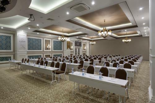 Hotel Karmir Resort & Spa
