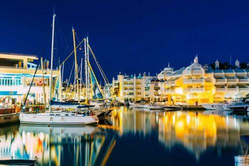 Luxury Apartament In Marina