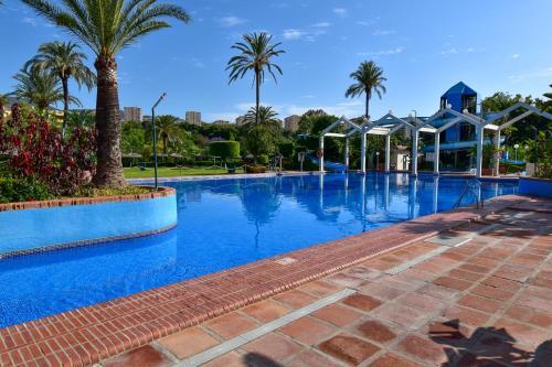 Benal Beach, Superb 2 Bedroom 2 Bathroom Beach Front Apartment Sleeps 5
