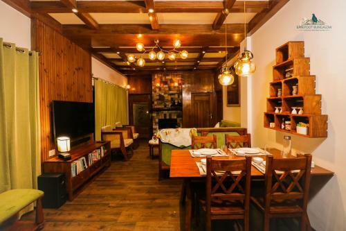Villa Serene Bungalow In Foothills Of Himalayan Range