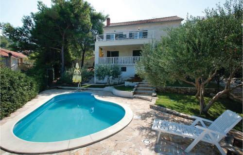 Holiday Home Mala Lozna II