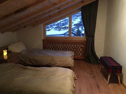 Chalet-style Apartment With Matterhorn View
