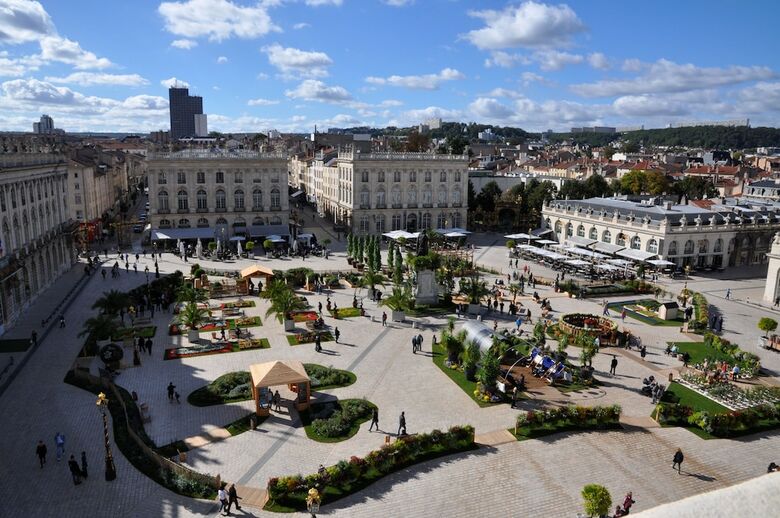 Hotel Grand De La Reine