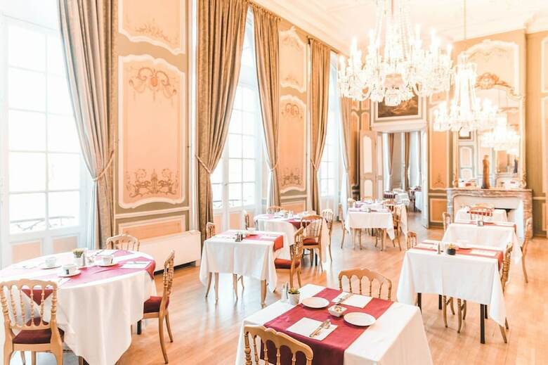 Hotel Grand De La Reine