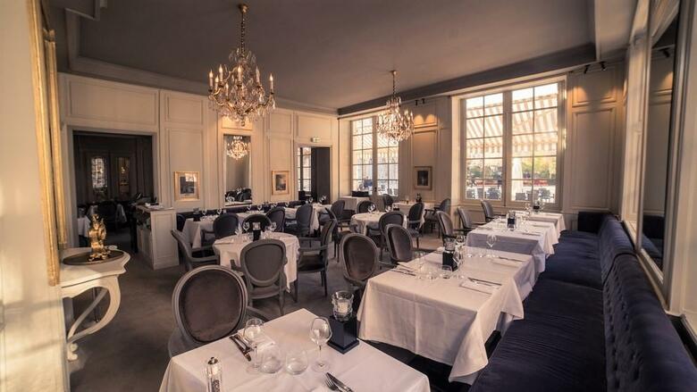 Hotel Grand De La Reine