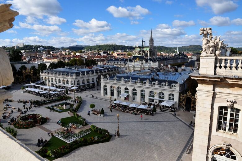 Hotel Grand De La Reine