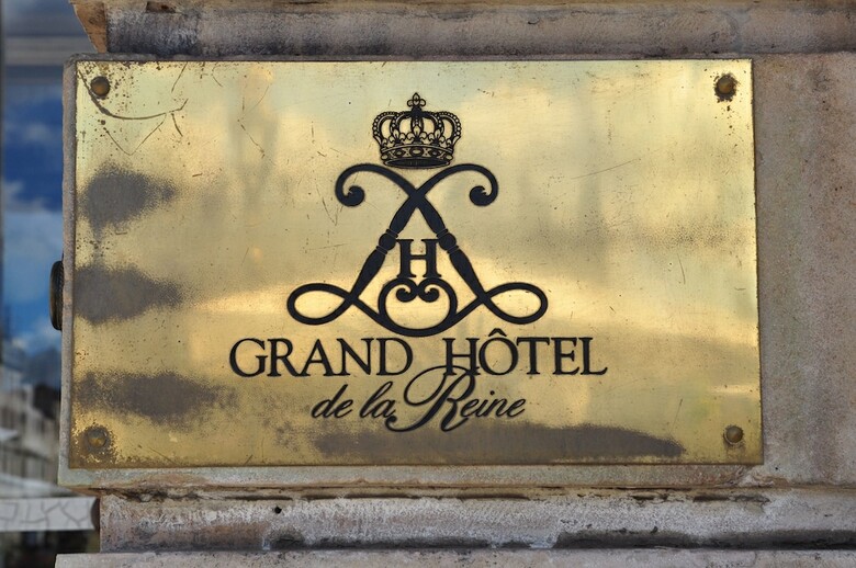 Hotel Grand De La Reine