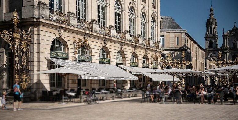Hotel Grand De La Reine