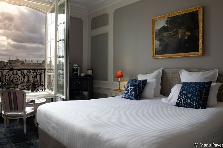 Hotel Grand De La Reine
