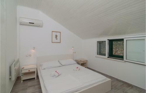 Holiday Home Postira Mala Lozna