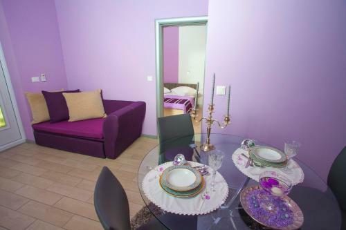 Apartments Marhela Jakov