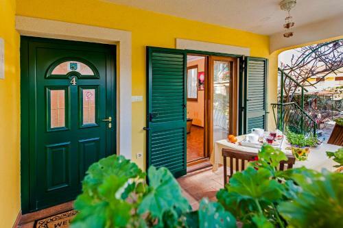 Hostal Apartments And Rooms Villa Dea