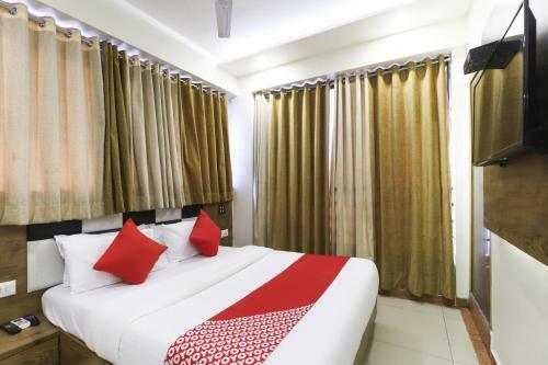 Oyo 82082 Hotel Down Town