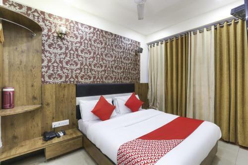 Oyo 82082 Hotel Down Town