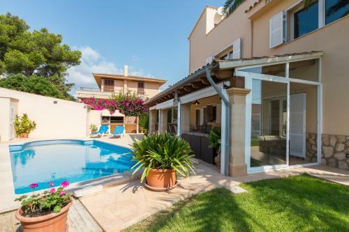 Villa Alzinita