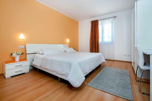 Hostal Apartments And Rooms Camaiore
