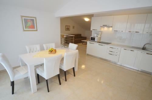 Hostal Apartments And Rooms Camaiore