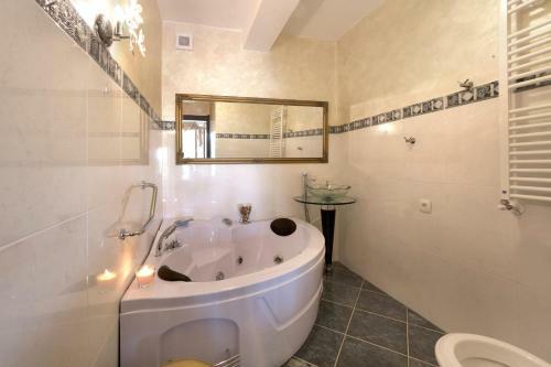 Hostal Villa Castello Rausch
