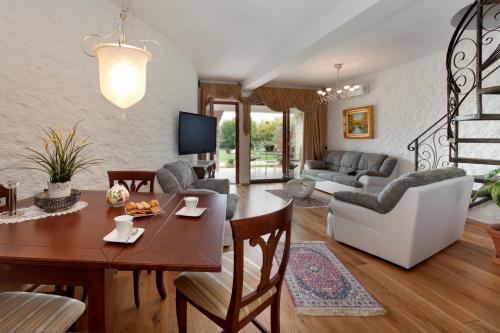 Hostal Villa Castello Rausch