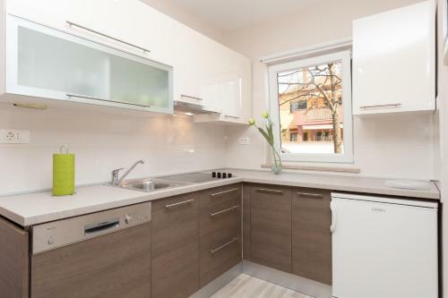 Hostal Apartments Alice