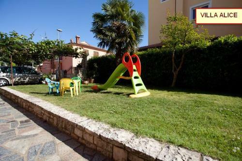 Hostal Apartments Alice