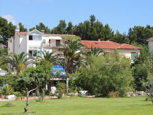 Seaside Apartments