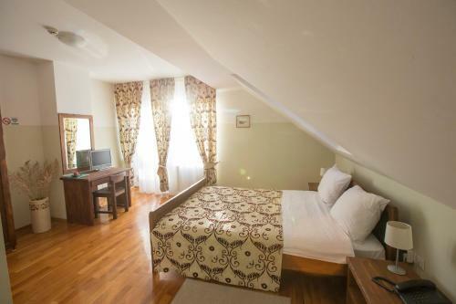 Hostal St. Hubert Hunting Lodge