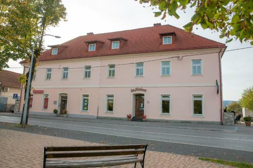 Hostal St. Hubert Hunting Lodge