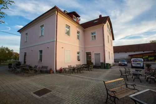 Hostal St. Hubert Hunting Lodge