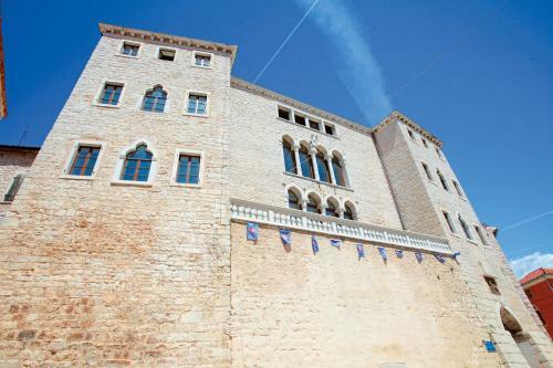 Hostal Holiday Home Bale - Valle