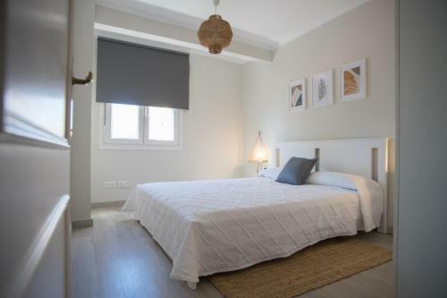 Playa Victoria Deluxe Apartment