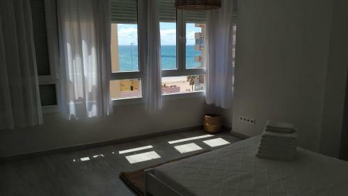 Playa Victoria Deluxe Apartment