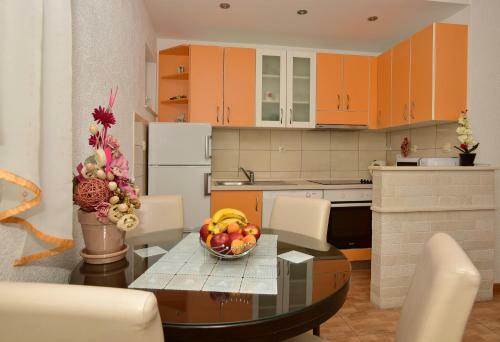Apartments Lueti?