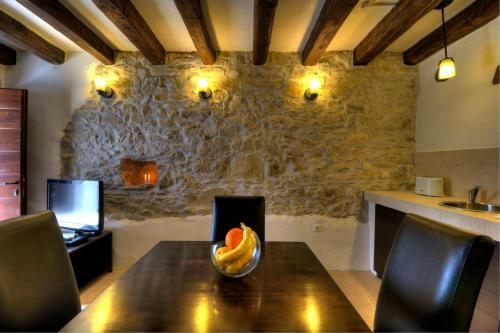 Hostal Traditional Stone House Kotli