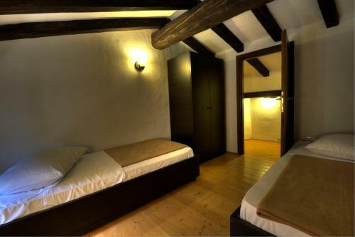 Hostal Traditional Stone House Kotli