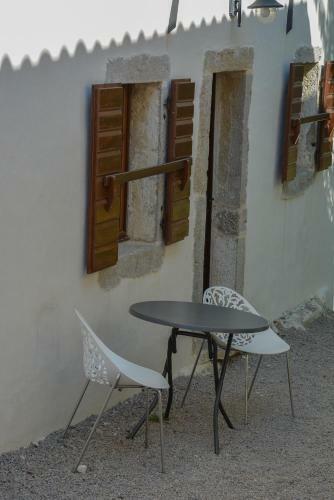 Hostal Traditional Stone House Kotli