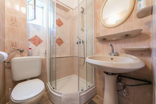 Apartments Kastelani