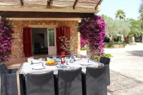 Lovely 4-bed House Close To Campos