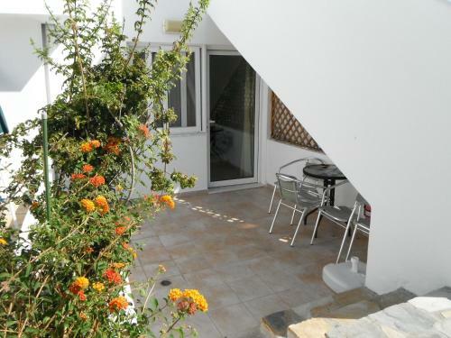 Mandorla Apartments