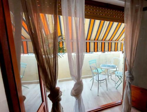 Apartamento Sunny Duplex In Front Of Campello Beach