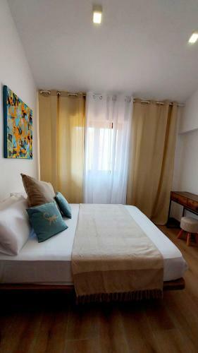 Apartamento Sunny Duplex In Front Of Campello Beach