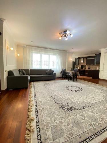 Apartamento ????? ????? ??????! / Center Almaty