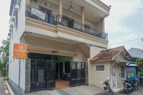 Hotel Koolkost @ Majapahit Area Semarang (Minimum Stay 30 Nights)
