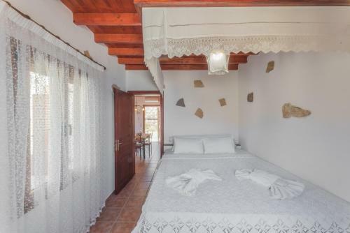 Hostal Alykes Studios