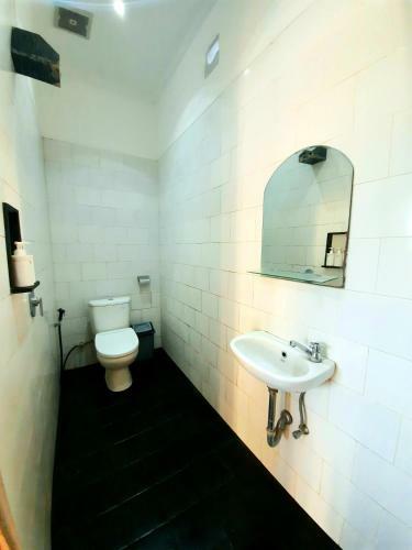 Hostal Mesare Guest House Canggu By Dwaraloka