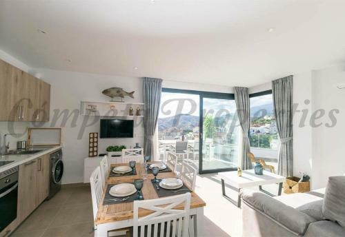 Luxury Apartment In C�mpeta