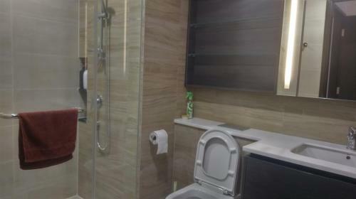 Master Bedroom With Toilet