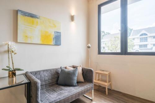 Hotel Vista Studio Loft Suites (staycation Approved)