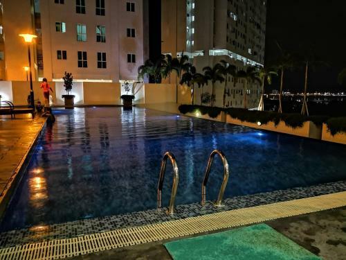 Apartamento Strait Garden Suites X Ace Pro @ George Town